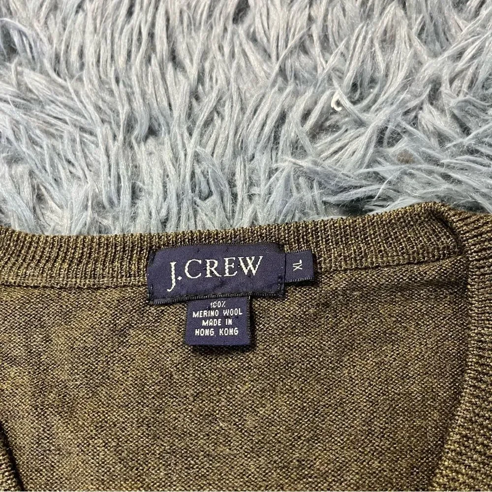 Vintage J. Crew Men’s Green V-Neck Merino Wool Sweater Knit Pullover Size XL